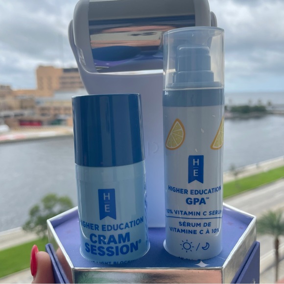 NWT GO FOR THE GLOW Higher Education Skincare x Vanity Planet Set Blue - Picture 2 of 5